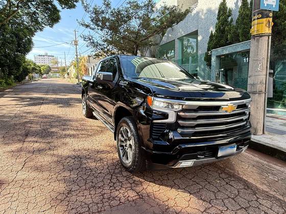CHEVROLET SILVERADO 5.3 V8 GASOLINA 1500 HIGH COUNTRY 4X4 AUTOMÁTICO